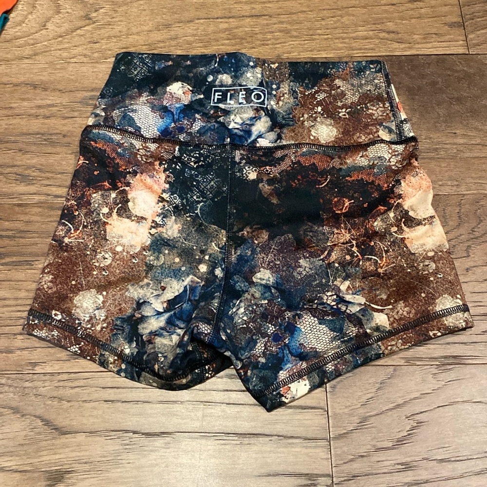 EUC size small fleo shorts